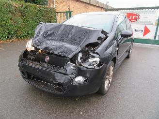 skadebil bromfiets Fiat Punto  2013/9