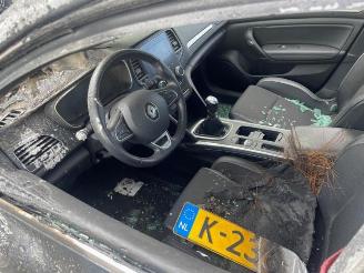 uszkodzony samochody osobowe Renault Mégane Megane IV Estate (RFBK), Combi 5-drs, 2016 1.3 TCE 160 16V 2021/1