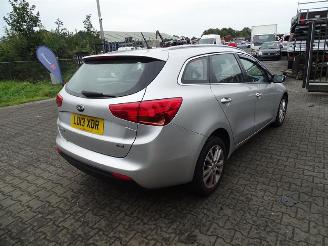 disassembly commercial vehicles Kia Ceed Sportswagon  1.6 CRDi 16V VGT 2013/1