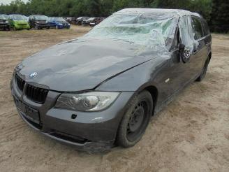 uszkodzony samochody osobowe BMW 3-serie 3 serie Touring (E91), Combi, 2004 / 2012 320d 16V 2007/9