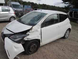 škoda dodávky Toyota Aygo 1.0 X - 5 Drs 2016/5