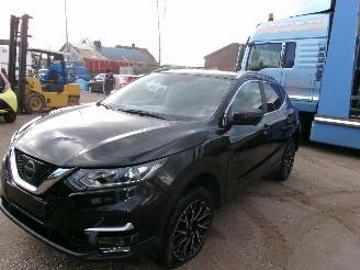 damaged commercial vehicles Nissan Qashqai 1.2 N-Connect 2018/8