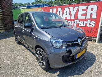 disassembly commercial vehicles Renault Twingo 1.0 SCE Limited 2017/9