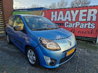 Unfall Kfz Roller Renault Twingo 1.2 16v authentique 2011/3