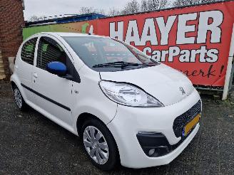 Schade scooter Peugeot 107 1.0 access AIRCO 2012/3