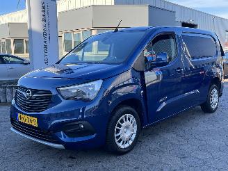 Vaurioauto  campers Opel Combo 1.5D 75 KW L2H1 Edition 2020/11