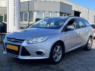 Vaurioauto  commercial vehicles Ford Focus Wagon 1.0 EcoBoost Edition 2014/7