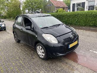 Toyota Yaris 1.0-12V picture 1