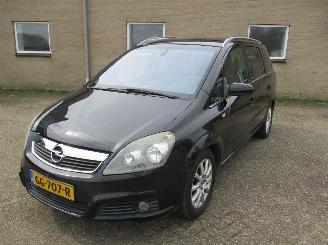Opel Zafira 1.6 Essentia 7 Persoons picture 3