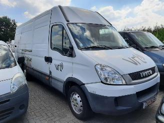 occasion passenger cars Iveco Daily 3.0 16V 2010/1