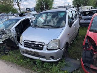 uszkodzony samochody osobowe Suzuki Wagon r Wagon-R+ (RB), MPV, 2000 / 2008 1.0 12V 2006/9