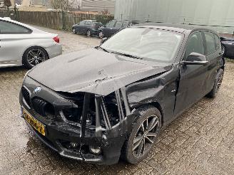 dañado remolque BMW 1-serie 116i    ( 23020 KM ) 2018/6