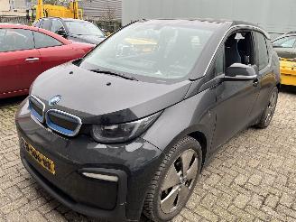 dañado vehículos comerciales BMW i3 125 KW / 42,2 kWh   120 Ah  Automaat 2019/12