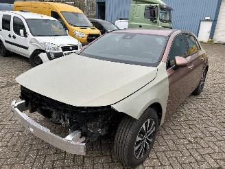 danneggiata veicoli commerciali Mercedes A-klasse 180  Automaat   ( 11201 KM ) 2022/6