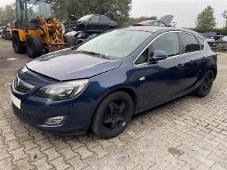Unfall Kfz Roller Opel Astra Astra J (PC6/PD6/PE6/PF6), Hatchback 5-drs, 2009 / 2015 1.4 Turbo 16V 2011/3