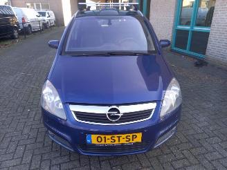 Salvage car Opel Zafira 2.2 COSMO 7 PERSOONS 2006/5