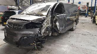 uszkodzony samochody ciężarowe Opel Vivaro Vivaro 2.0 CDTI L3H1 Innovation 2019/8