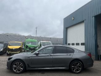 krockskadad bil bedrijf BMW 7-serie 740 IPERFORMANCE HIGH EXECUTIVE BJ 2017 125000 KM 2017/9