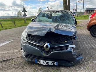 ojeté vozy strojů Renault Clio  2020/4