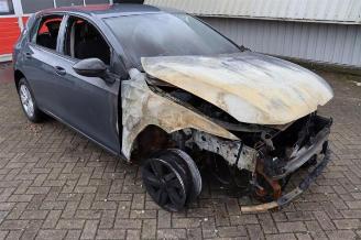 Damaged car Volkswagen Golf Golf VIII (CD1), Hatchback, 2019 1.0 eTSI 12V 2021/11