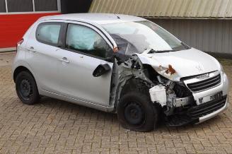 Voiture accidenté Peugeot 108 108, Hatchback, 2014 1.0 12V VVT-i 2019/8