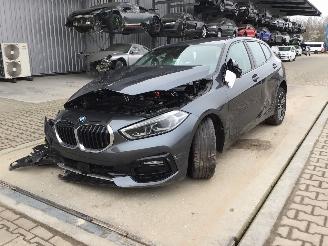 Schade bestelwagen BMW 1-serie 116d 2021/8