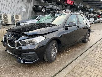 dañado vehículos comerciales BMW 1-serie 118i 2019/9