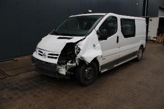 damaged commercial vehicles Nissan Primastar 2.0 dCi L2H1 Optima dubbele cabine airco export 5950,- marge 2015/1