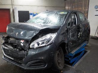 damaged machines Peugeot 208 208 (CA/CC/CK/CL) Hatchback 1.2 Vti 12V (HMZ) [60kW]  (03-2012/...) 2015/8