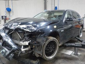 Damaged car BMW 5-serie 5 serie Touring (F11) Combi 528i 24V (N53-B30A) [190kW]  (11-2009/08-2=
011) 2010
