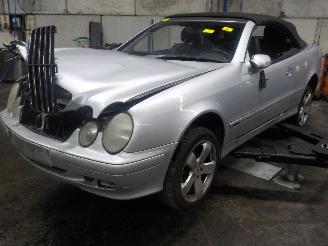Damaged car Mercedes CLK CLK (R208) Cabrio 2.0 200K Evo 16V (M111.956) [120kW]  (06-2000/03-200=
2) 2001/9