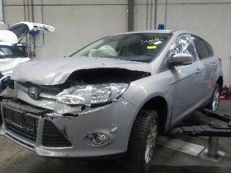 Damaged car Ford Focus Focus 3 Hatchback 1.0 Ti-VCT EcoBoost 12V 125 (M1DA(Euro 5)) [92kW]  (=
02-2012/05-2018) 2014/8