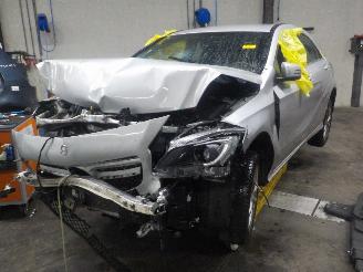 demontáž osobní automobily Mercedes A-klasse A (W176) Hatchback 1.6 A-180 16V (M270.910) [90kW]  (09-2012/05-2018) 2013