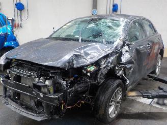 demontáž osobní automobily Kia Rio Rio IV (YB) Hatchback 1.0i T-GDi 100 12V (G3LC) [74kW]  (01-2017/09-20=
20) 2019