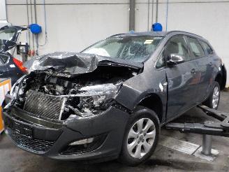 demontáž osobní automobily Opel Astra Astra J Sports Tourer (PD8/PE8/PF8) Combi 1.6 CDTI 16V (B16DTL(Euro 6)=
) [81kW]  (02-2014/10-2015) 2015/10