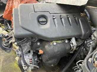 uszkodzony samochody ciężarowe Peugeot 107 1.4 hdi MOTOR COMPLEET 2010/1