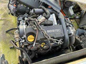 damaged motor cycles Opel Combo 1.7 CDTI Z17DTH MOTOR COMPLEET 2011/1