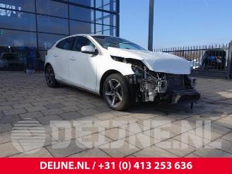 Coche accidentado Volvo V-40 V40 (MV), Hatchback 5-drs, 2012 / 2019 2.0 D2 16V 2015/11