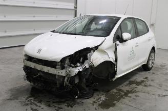uszkodzony przyczepy kampingowe Peugeot 208  2018/12