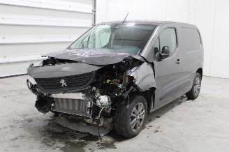 Damaged car Peugeot Partner  2023/7