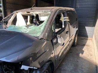 Damaged car Opel Combo diesel - 1500cc - 6bak - 75kw - 6VIT 2019/6