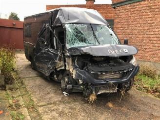 uszkodzony samochody ciężarowe Iveco Daily  2020/1
