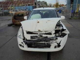 Damaged car Suzuki Swift Swift (ZA/ZC/ZD1/2/3/9), Hatchback, 2005 / 2010 1.3 VVT 16V 2005/9