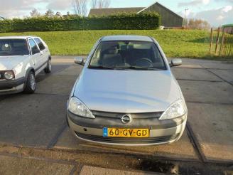 Voiture accidenté Opel Corsa Corsa C (F08/68), Hatchback, 2000 / 2009 1.2 16V 2001/4
