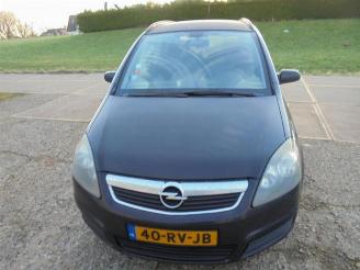krockskadad bil auto Opel Zafira Zafira (M75), MPV, 2005 / 2015 1.9 CDTI 2005/9