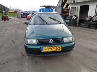 occasion commercial vehicles Volkswagen Polo Polo (6N1) Hatchback 1.6i 75 (AEE) [55kW]  (10-1994/10-1999) 1998/3