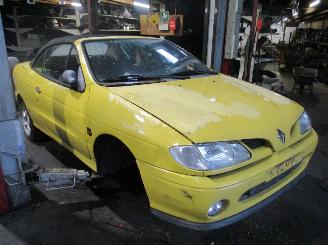 Coche accidentado Renault Mégane cabrio 1997/1