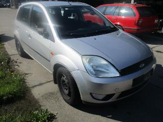 damaged commercial vehicles Ford Fiesta  2003/1