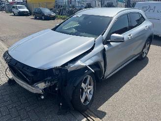dañado vehículos comerciales Mercedes GLA  2015/1