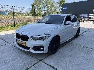 Vaurioauto  passenger cars BMW 1-serie 120i Executive M-pakket 184PK LED - HARMAN/KARDON - SPORTSTOELEN 2017/7